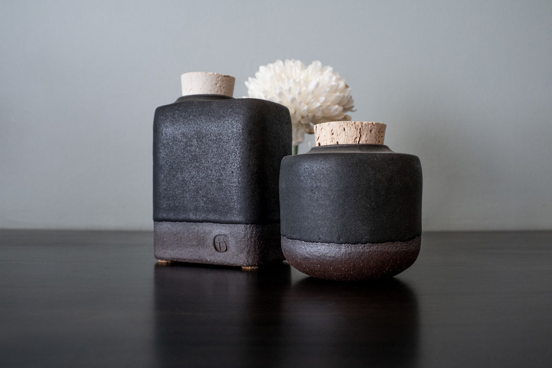 Pure Line Ceramic Urn