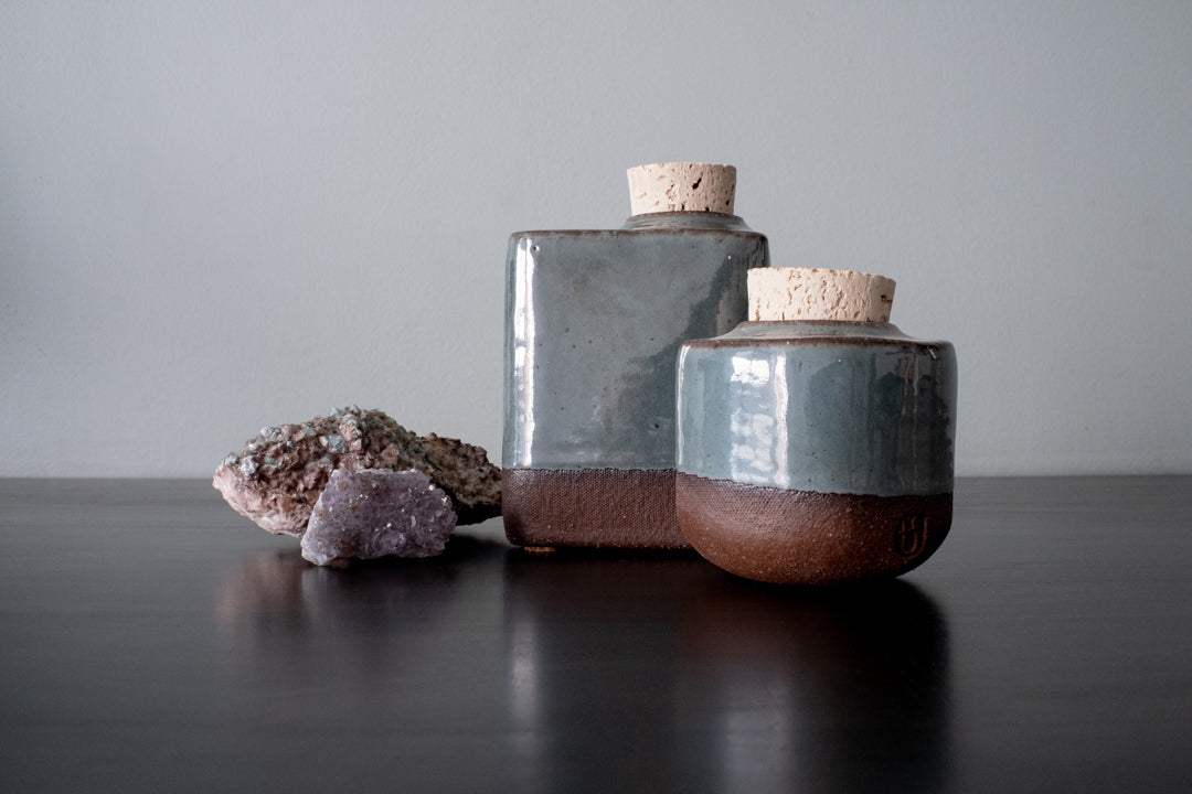 Pure Line Ceramic Urn